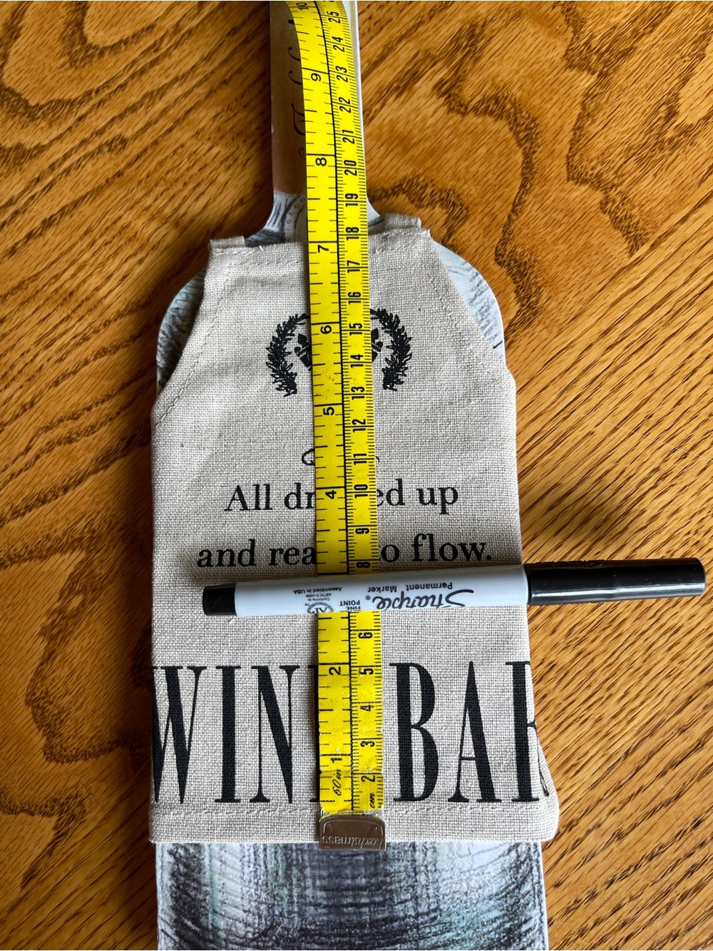 New Studio Wine Bottle Apron - Picture 3 of 4
